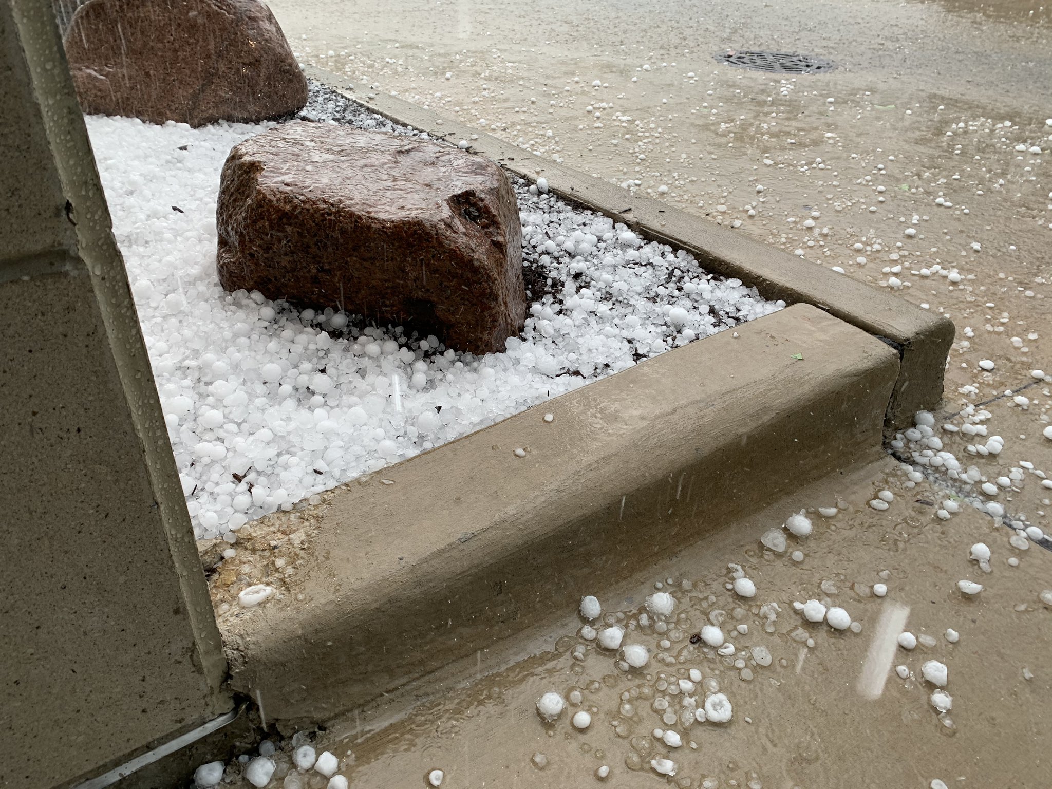'Golf Ball Sized Hail' Hits Illinois, Power Outages Reported - IPM Newsroom
