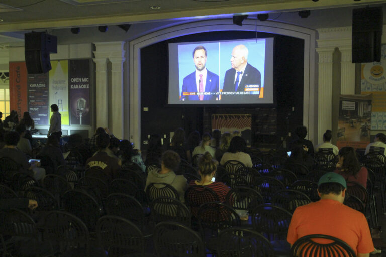 Dozens of U of I students gather Tuesday night for VP debate watch party