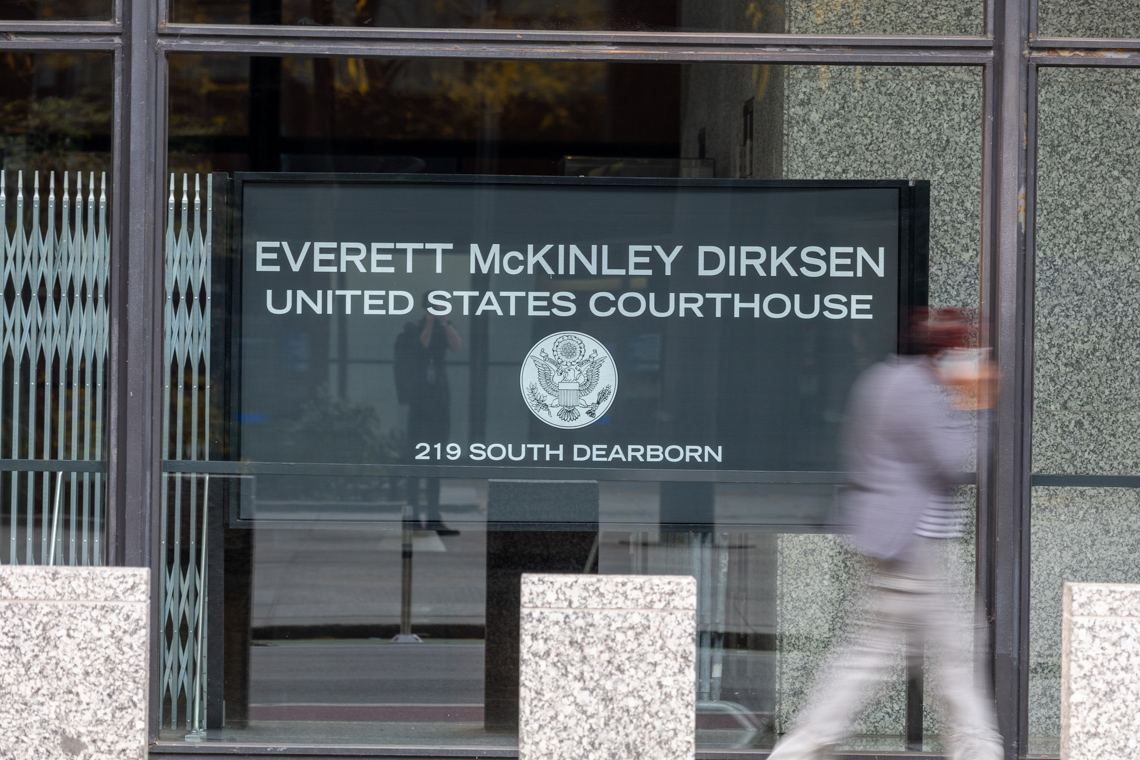 A sign that reads "Everett McKinley Dirksen United States Cuorthouse"