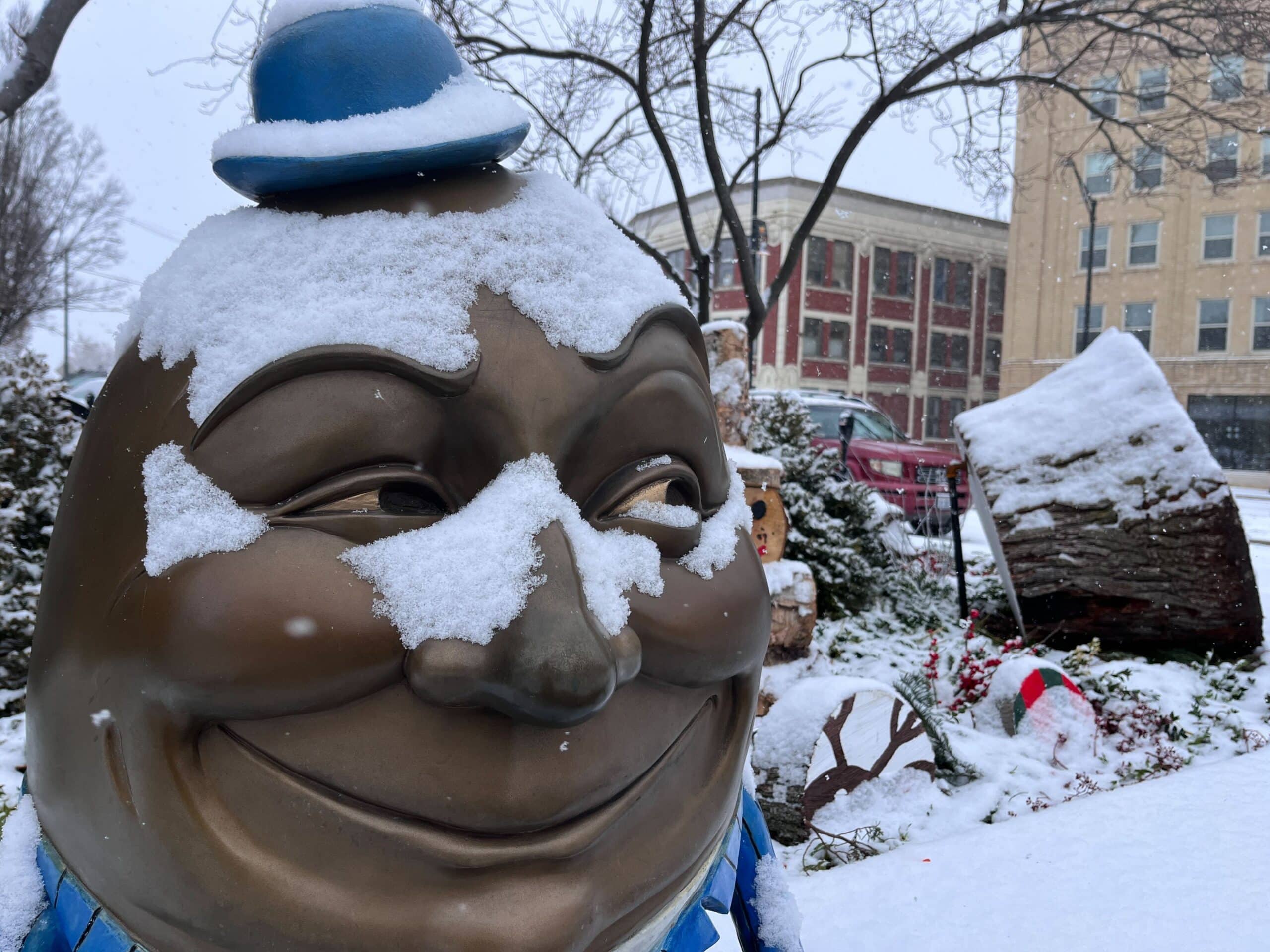 snow on sculpture