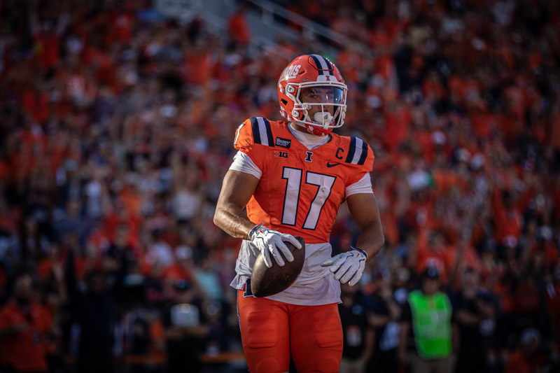 Illinois football player